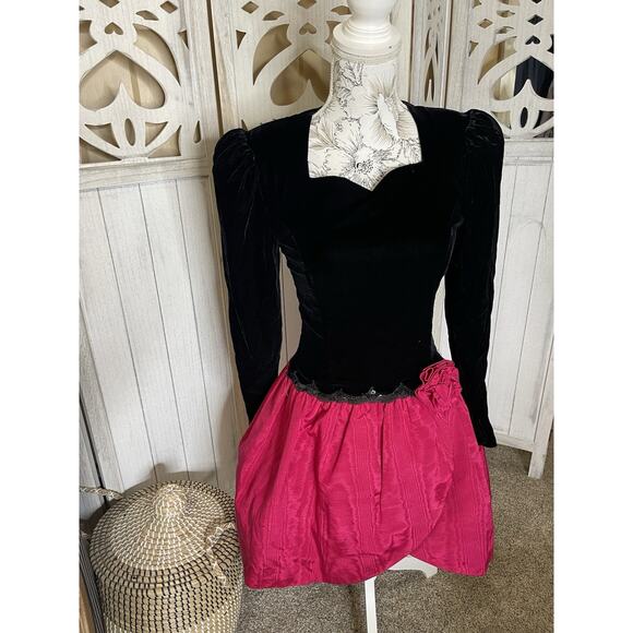Vintage 80s Scott McClintock Black Velvet Pink Drop Waist Dress Sz 4 Goth - Picture 1 of 11